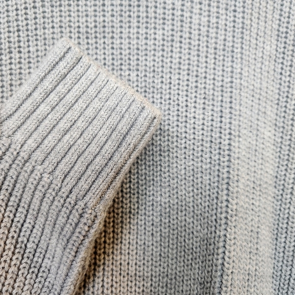 Hollister grey knit sweater - Size small - Picture 7 of 9